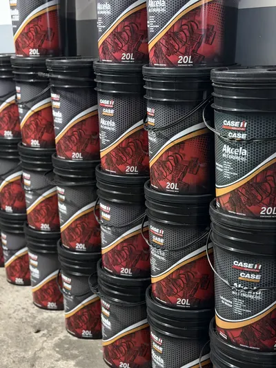 Aceites y lubricantes en el local de Casa Vale (13)
