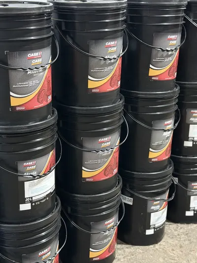 Aceites y lubricantes en el local de Casa Vale (16)