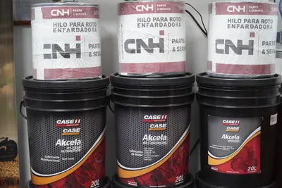 Aceites y lubricantes en el local de Casa Vale (2)