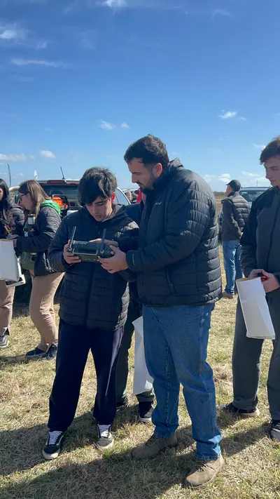 Casa Vale en una exposición agrícola, con su stand y maquinaria (11)