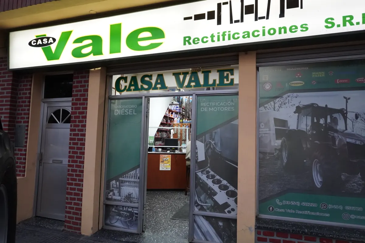Frente de Casa Vale Rectificaciones sobre calle Urquiza, en Federal, Entre Ríos