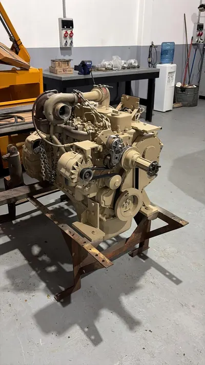 Entrega de un motor Cummins 6BT rectificado en el campo del cliente